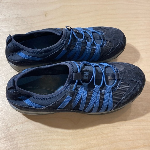 Explore Slip On Sneaker size 9 (Box 2) - Picture 4 of 16